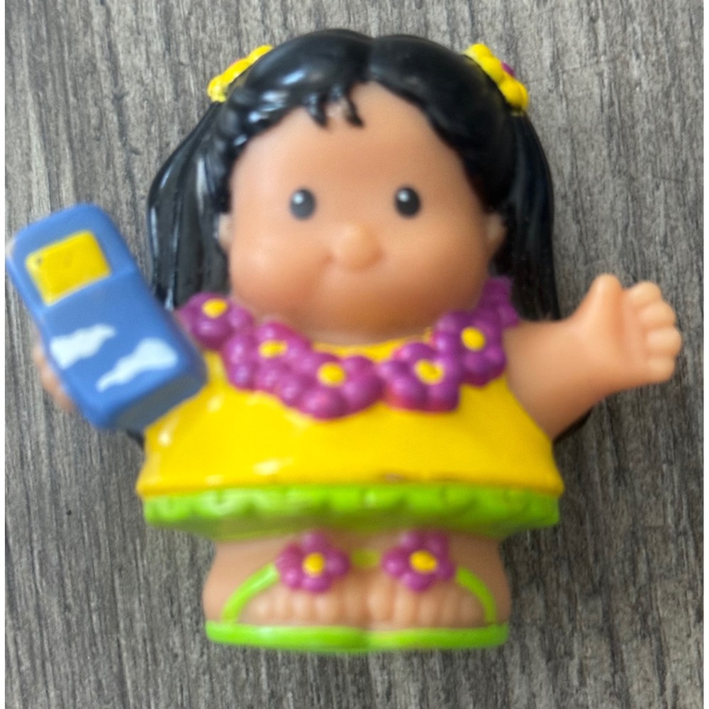 Vintage Fisher Price Little People 2005 HAWAIIN Girl Tourist Travel Vaca Figure